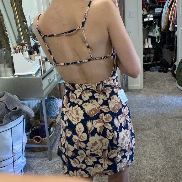 🌼 NWT Free People Floral Strappy back open back mini dress very flattering - Picture 7 of 17